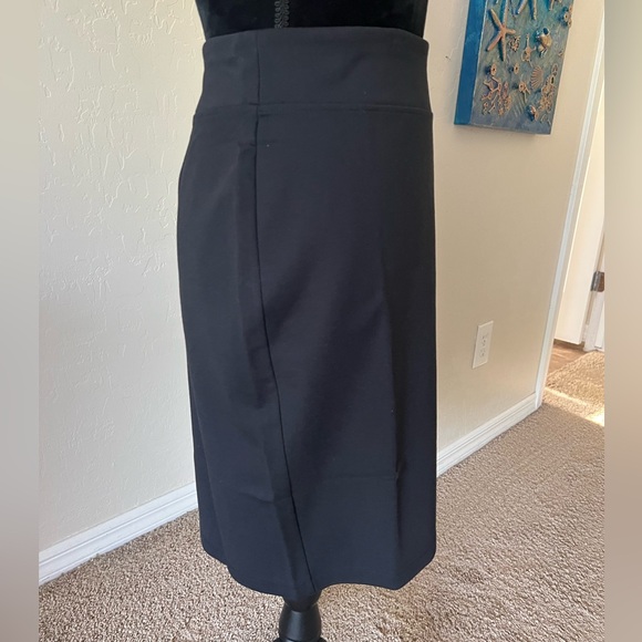 Jockey Classic Black Straight Skirt - Picture 10 of 10